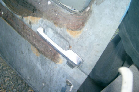 1989 Ford Bronco - Driver outside door handle: $5