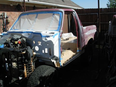 1983 Ford Bronco - I rained for the past few days, but after it warmed up, I started prepping for the black paint.