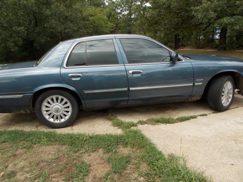 2009 Mercury Grand Marquis photo