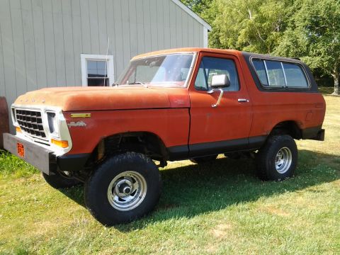 1978 Ford Bronco - Bedlined the bottom few inches, sure does look nice.