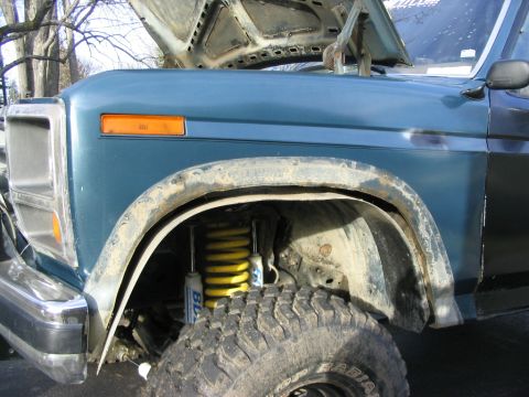 1986 Ford Bronco - Nice ratty edge the Bushwackers covered up