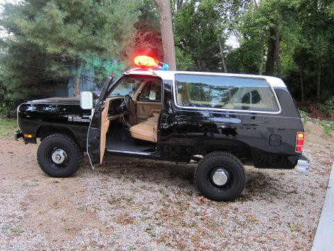 1987 Dodge 1500 - This 1987 Dodge Ramcharger SUV is equipped as a police vehicle with a light bar on the roof.