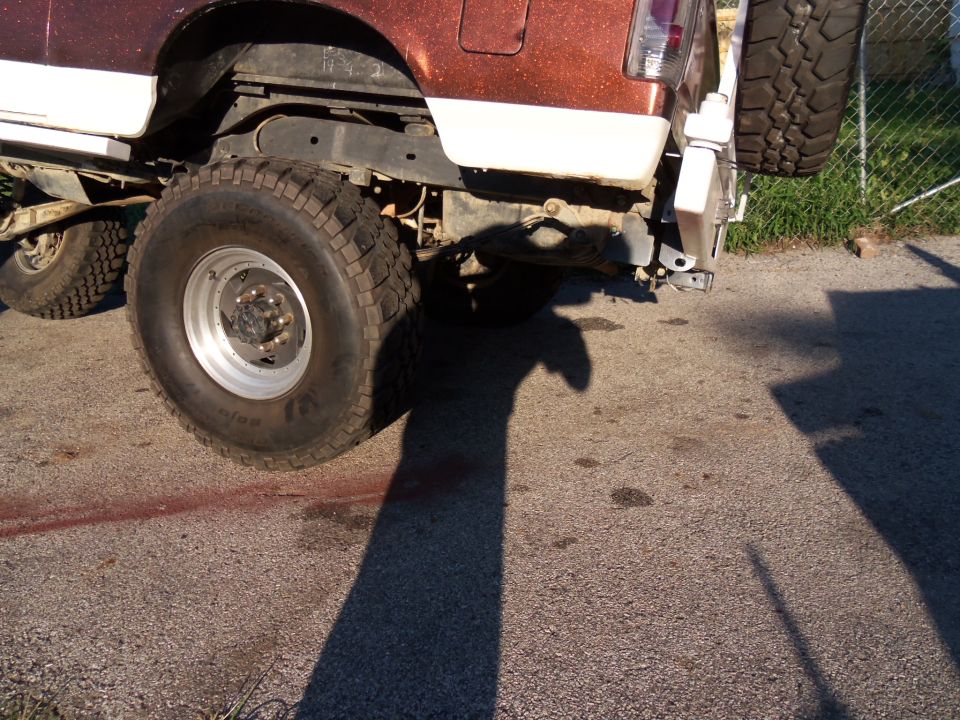 1989 Ford Bronco rear suspension and tire