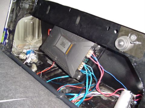 Amp Rack - 1999 Ford Taurus