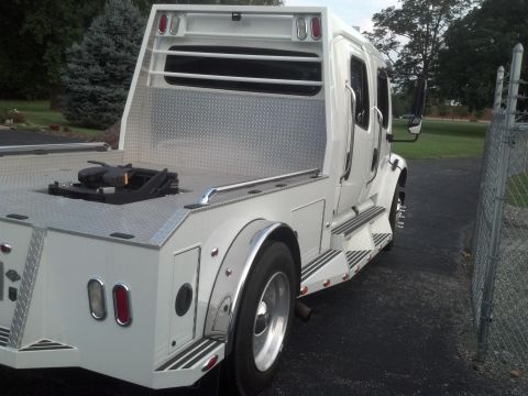 2004 Freightliner Classic photo
