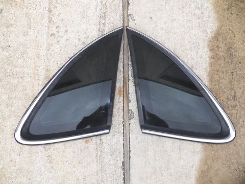 1993 Ford Crown Victoria - Got em out but the black rubber needs to addressed. The sun has done quite a bit of damage over the years.