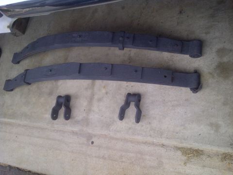 1995 Ford Bronco - Leaf springs and shackles primed