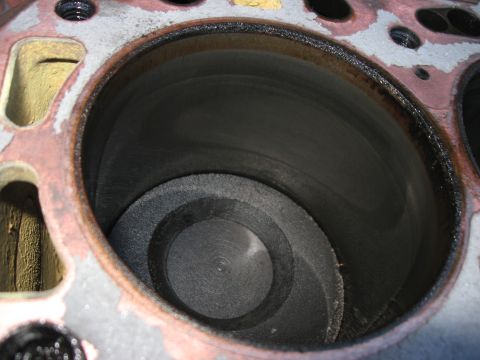 1981 Ford Bronco - There pistons are the originals (no oversize stamp on them). Also, there's no ridge at all at the top of any of the cylinders, so it doesn'…