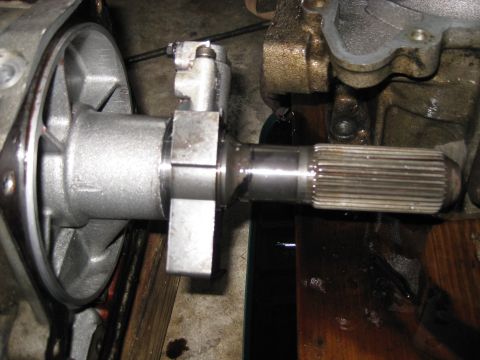 1994 Ford Bronco - With the trans laying flat and the tailshaft/adapter housing removed the governer can be seen.