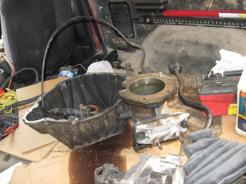 1981 Ford Bronco - The hydraulic bell housing. I could have left my mechanical clutch linkage in place and just bolted the NP435 to it, but I wanted the hydra…