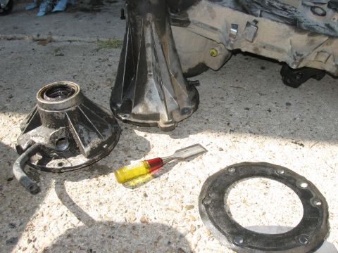 1981 Ford Bronco - The gasket that goes between the transmission and transfer case (the circle in the lower right) was in great shape, so I held on to it and…