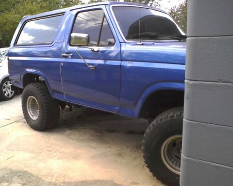1985 Ford Bronco - This blue Ford Bronco appears to be from the early 1980s, not 1985.