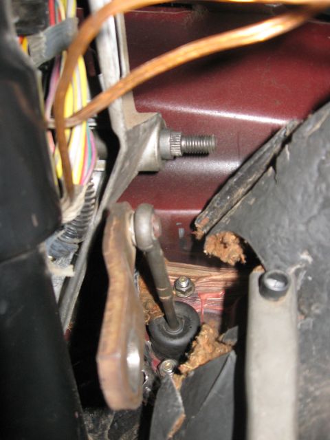 1981 Ford Bronco - The splined end of the clutch rod. After I tried it this way, the rod twisted the splines out of the clutch arm. I couldn't track down anot…