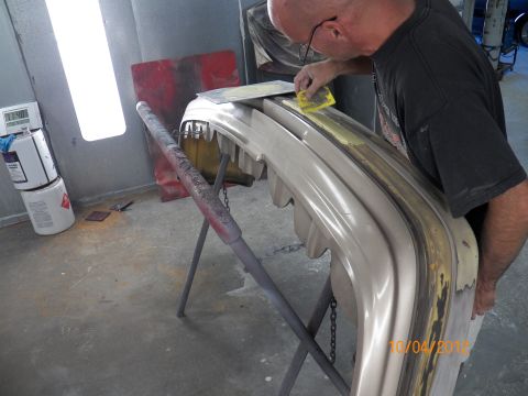 1993 Ford Crown Victoria - Filler in the front bumper.