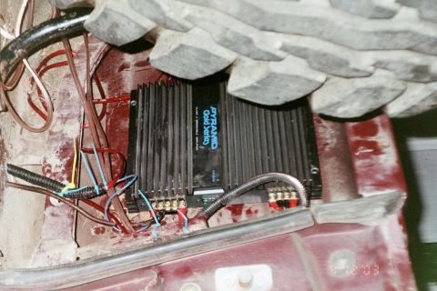 1979 Ford Bronco - my $25 amp just so i have tunes