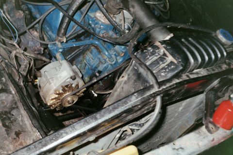1979 Ford Bronco - theres the alt all nestled in there