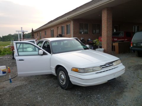 1997 Ford Crown Victoria photo