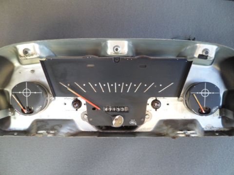 1994 Jeep Cherokee - This dashboard instrument cluster features two gauges and an odometer displaying 47133.