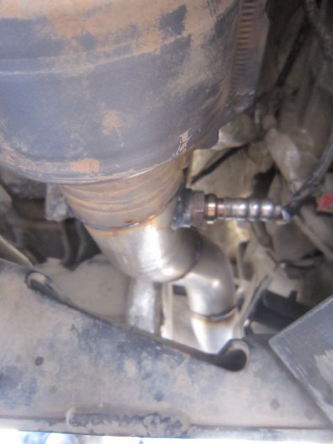 2008 Jeep Wrangler - Custom exhaust pipe and oxygen sensor installation detail.