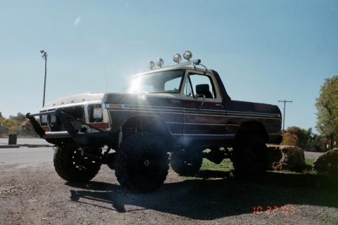 1979 Ford Bronco - nice shot