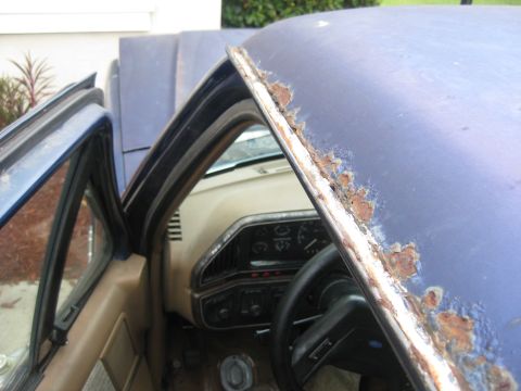 1994 Ford Bronco - This truck has severe water leaks. when it rains the carpet gets soaked.