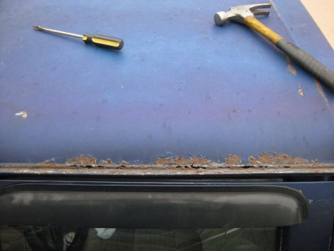 1994 Ford Bronco - With the old sealant removed the extent of the damage is visible.