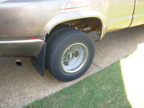 1997 Chevrolet Silverado 3500 - While looking underneath a few days ago, I noticed oil on the brake backing plate, so I'm changing the inner wheel seal according to this p…