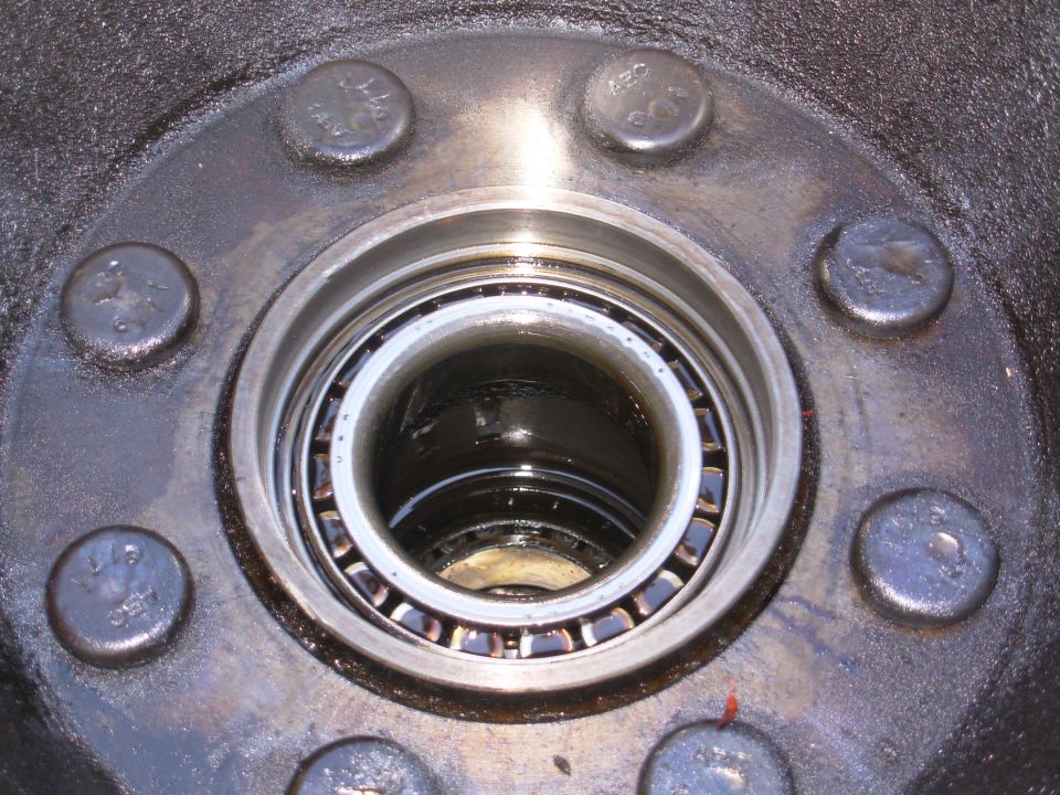 No scratches on the seal bore.