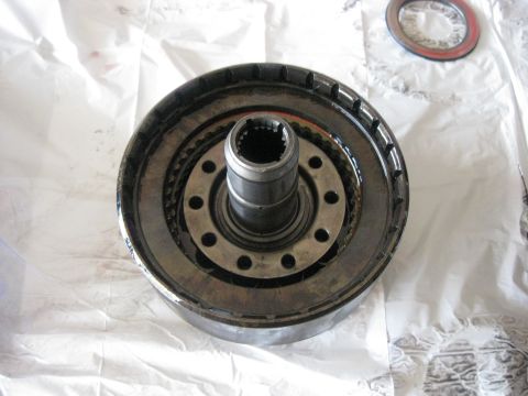 1994 Ford Bronco - Snap ring in. clutches installed.