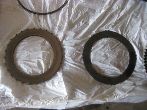 1994 Ford Bronco - There are two steels that will be reused from the forward clutches. The one on the left is thicker and installed last. The one on the right…