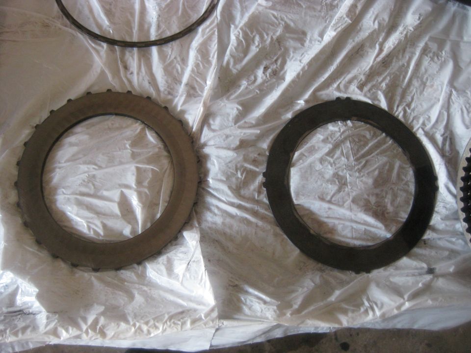 There are two steels that will be reused from the forward clutches. The one on the left is thicker and installed last. The one on the right is a special wavy shaped steel, it gets installed first.