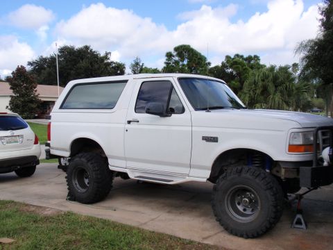 1995 Ford Bronco - 1995 Ford Bronco with aftermarket suspension modifications.