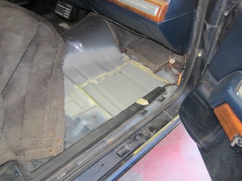 1991 Ford LTD Crown Victoria - Interior of a 1991 Ford Crown Victoria LTD, with visible dashboard trim indicating the model and year.
