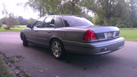 2003 Ford Crown Victoria photo