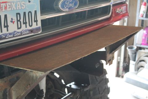 1990 Ford Bronco - Custom metal bumper extension fitted to the front of a 1990 Ford Bronco.