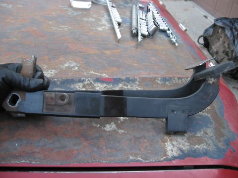 1981 Ford Bronco - The mechanical and hydraulic clutch arms have different angles. The hydraulic clutch is back further, but has a stopper on the end of it. N…