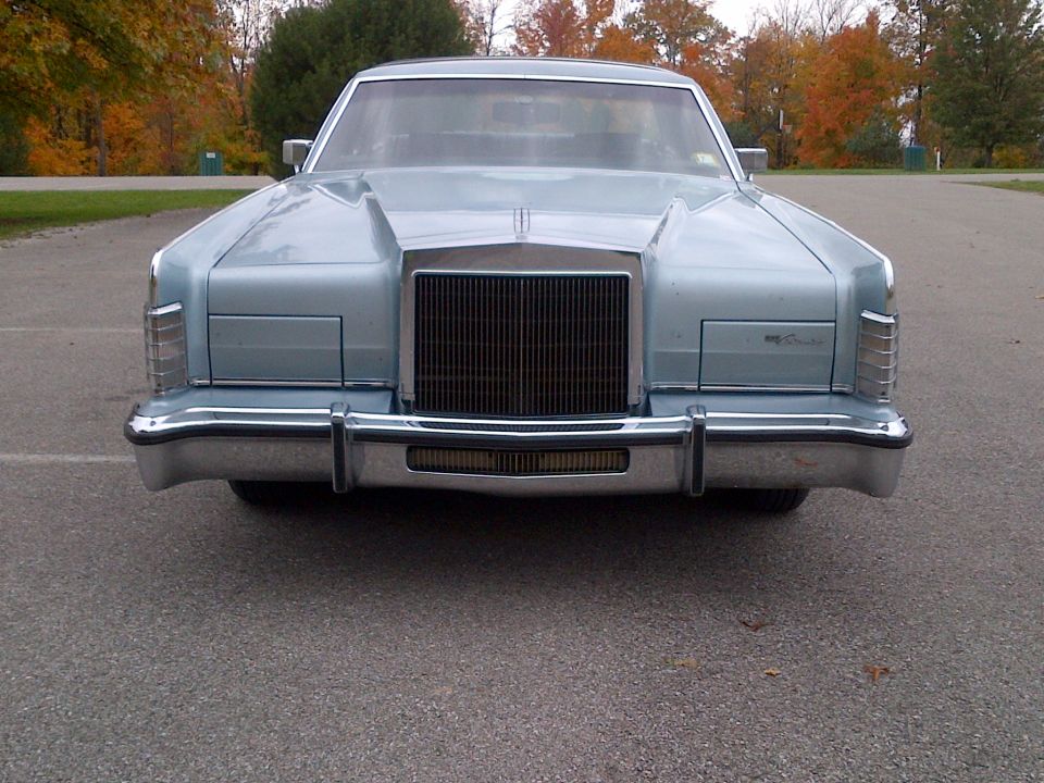 Light blue Lincoln Continental front view