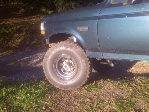1995 Ford Bronco - This Ford Bronco appears to be a 1995 model, based on its body style and badging.