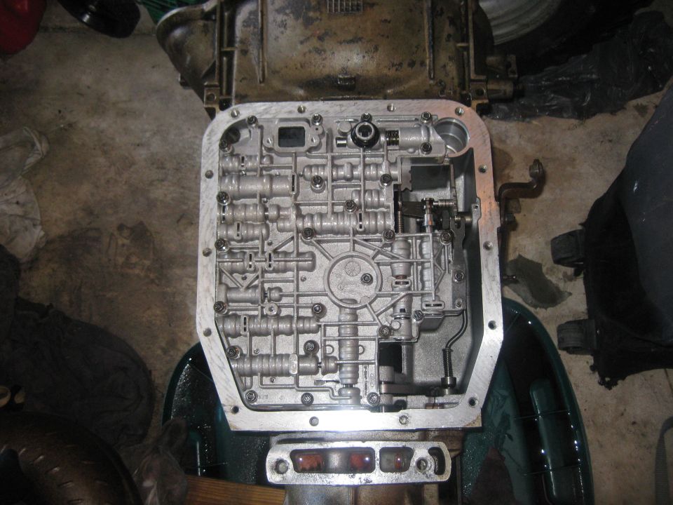 Transmission valve body with intricate hydraulic passages