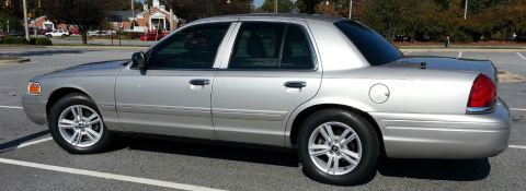 2006 Ford Crown Victoria photo