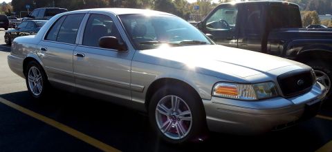 2006 Ford Crown Victoria photo