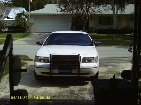 2000 Ford Crown Victoria photo