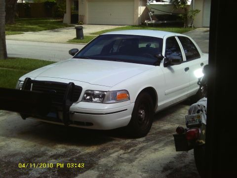 2000 Ford Crown Victoria photo