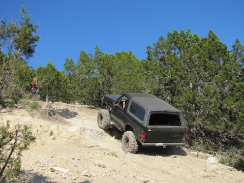 1995 Ford Bronco - This vehicle appears to be a 1980s or early 1990s Ford Bronco, not a 1995 model.