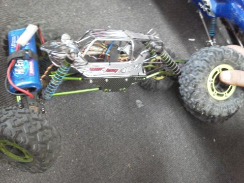 1985 Ford Bronco - This is a remote control rock crawler, not a 1985 Ford Bronco.