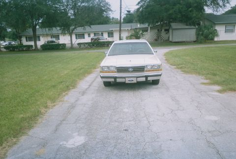 1990 Ford LTD Crown Victoria photo