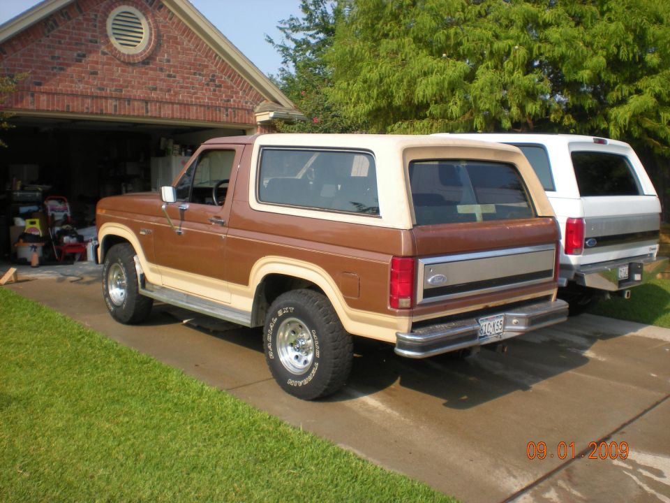 1986 Ford Bronco rear view, brown and tan