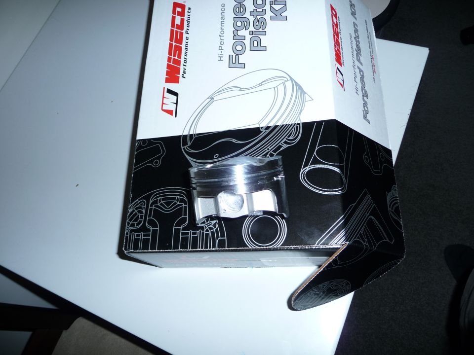 Wiseco forged piston kit box with a single piston displayed