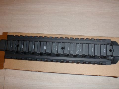 2000 Dodge 1500 - A black tactical rail system, likely for a firearm, is shown with numbered sections from B19 to B31.