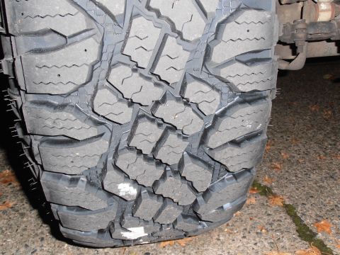 1990 Ford Bronco - Goodyear Wrangler Duratrac 33x12.50x15